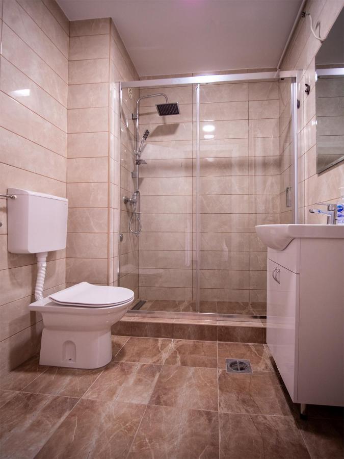 Apartman Sara Lägenhet Novi Sad Exteriör bild